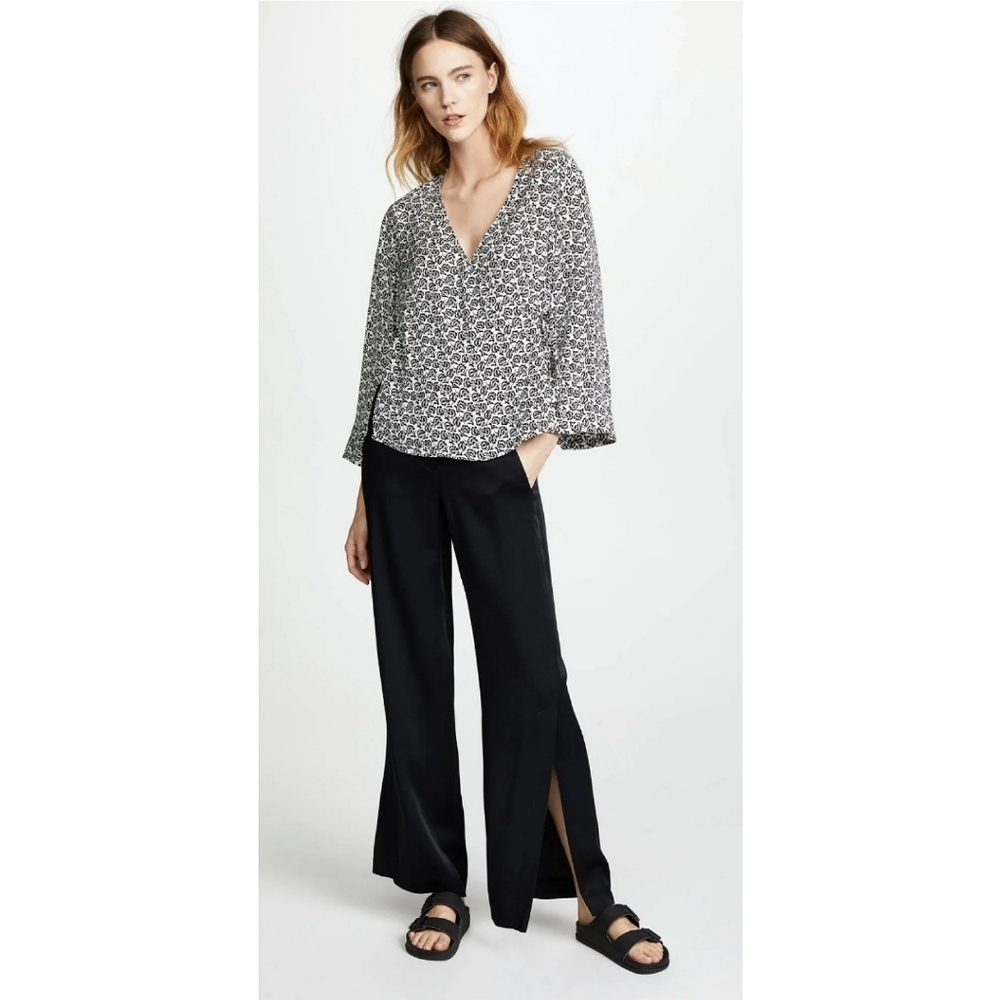🆕️ A.L.C. "Ray" printed silk top Size 6 Black White Wrap Resortwear Minimalist